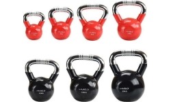 Metalinės giros dengtos guma HMS: KTC KETTLEBELL SU CHROMUOTA RANKENA HMS
