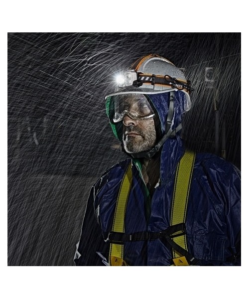 LED Flashlight-Head Lamp Fenix ​​HP16R