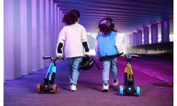 Vaikiški paspirtukai BERG: BERG Nexo Foldable Lights LED-deck Red