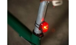 Aksesuarai bei priedai dviračiams : Galinė lempa Sigma Nugget II USB