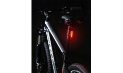 Aksesuarai bei priedai dviračiams : Galinis žibintas FORCE Dot 20LM 5xLED USB (juodas)