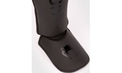 Leg Protection Venum: Venum Challenger Kids Shin Guards - Black/Black
