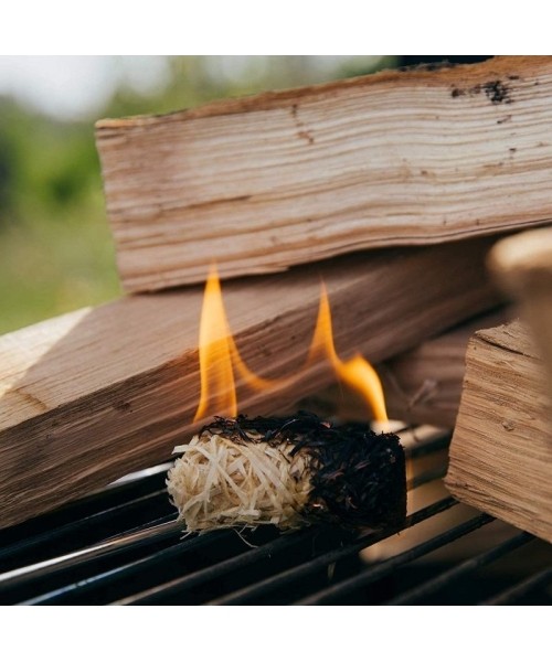 Ecological firelighters with wood wool